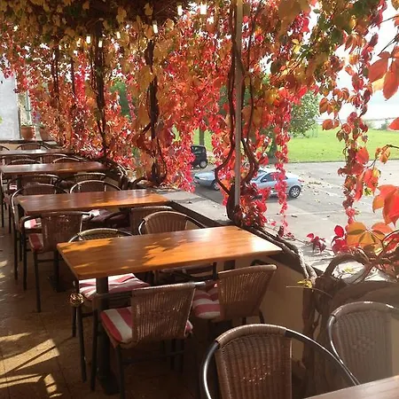 Rheinecker Hof 2*